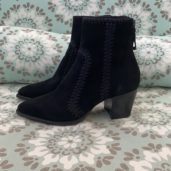 Alexandre Birman Benta Suede Booties - Picture 3 of 12
